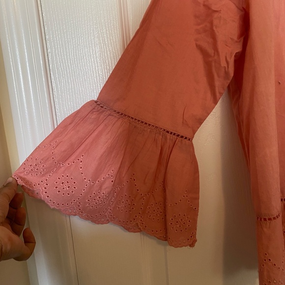 Bell-sleeved blouse with eyelet details - Picture 5 of 6